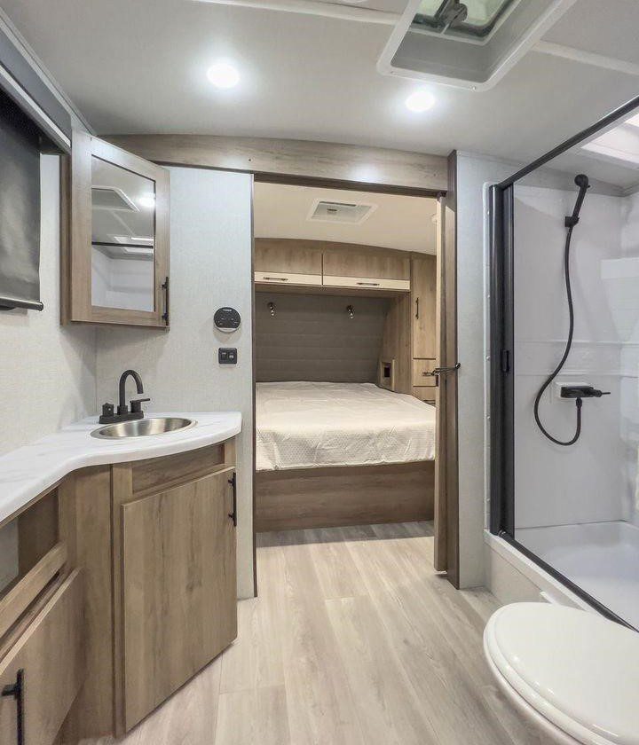 2020 GRAND DESIGN IMAGINE 2500RL - Image 4