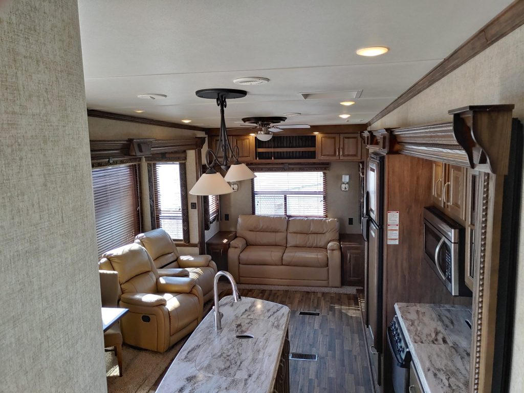 2016 KEYSTONE RV CO ALPINE 3590RS - Image 7