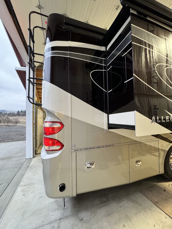 2017 TIFFIN ALLEGRO BUS 37AP - Image 2