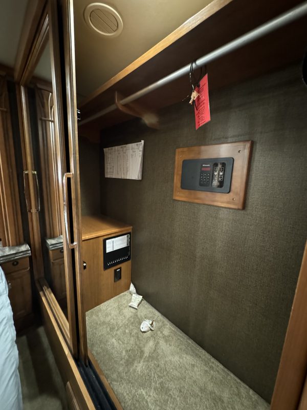 2017 TIFFIN ALLEGRO BUS 37AP - Image 76