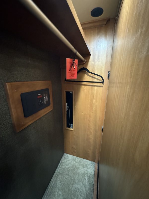 2017 TIFFIN ALLEGRO BUS 37AP - Image 82