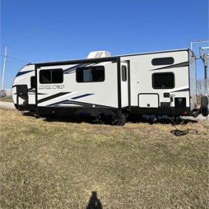 2022 FOREST RIVER CHEROKEE ALPHA WOLF 26DBH-L