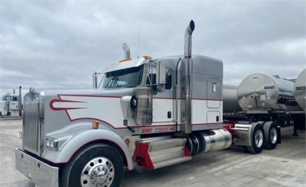 2020 KENWORTH W900