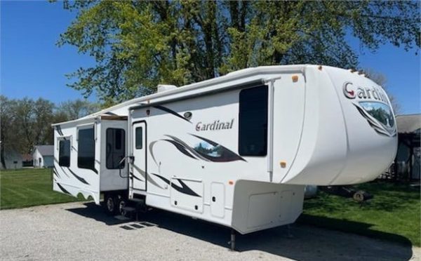 2012 FOREST RIVER CARDINAL 3675RT