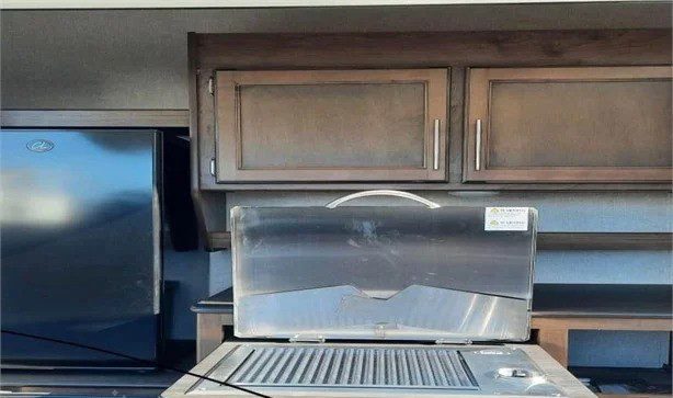 2018 KEYSTONE RV CO COUGAR 338RLK - Image 10