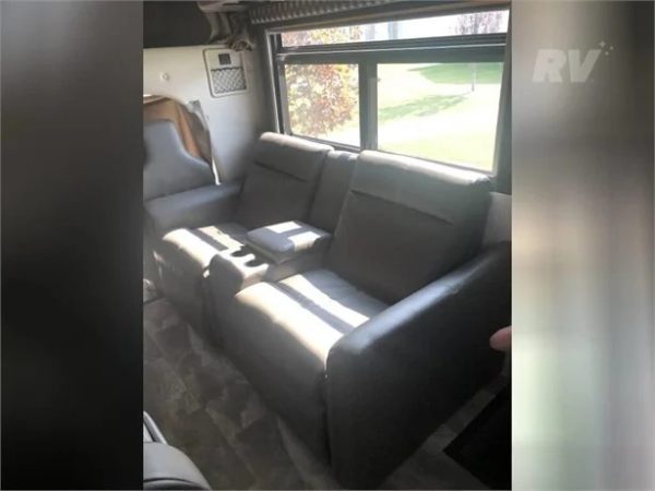 2022 THOR MOTOR COACH QUANTUM KW29 - Image 11