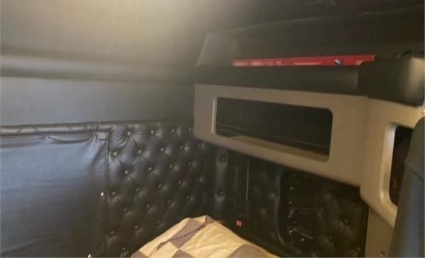 2020 KENWORTH W900 - Image 11