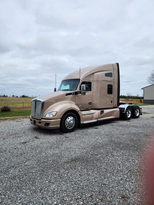 2020 Kenworth T680 and 2018 Fontaine flatbed - Image 2