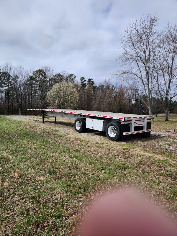 2020 Kenworth T680 and 2018 Fontaine flatbed - Image 4