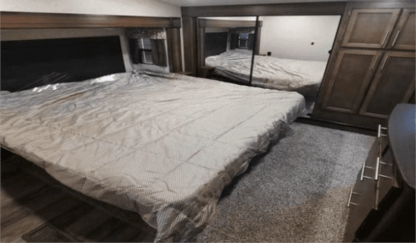 2018 KEYSTONE RV CO COUGAR 338RLK - Image 7