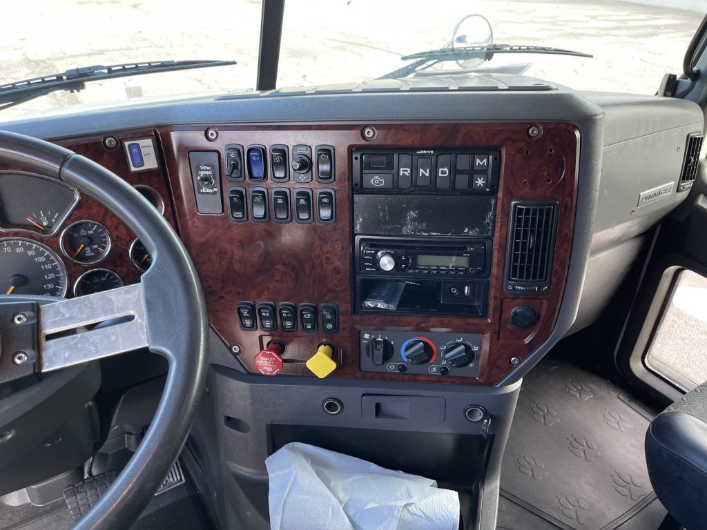 2015 Mack Pinnacle CXU613 - Image 5