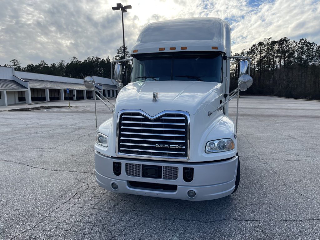 2015 Mack Pinnacle CXU613 - Image 8