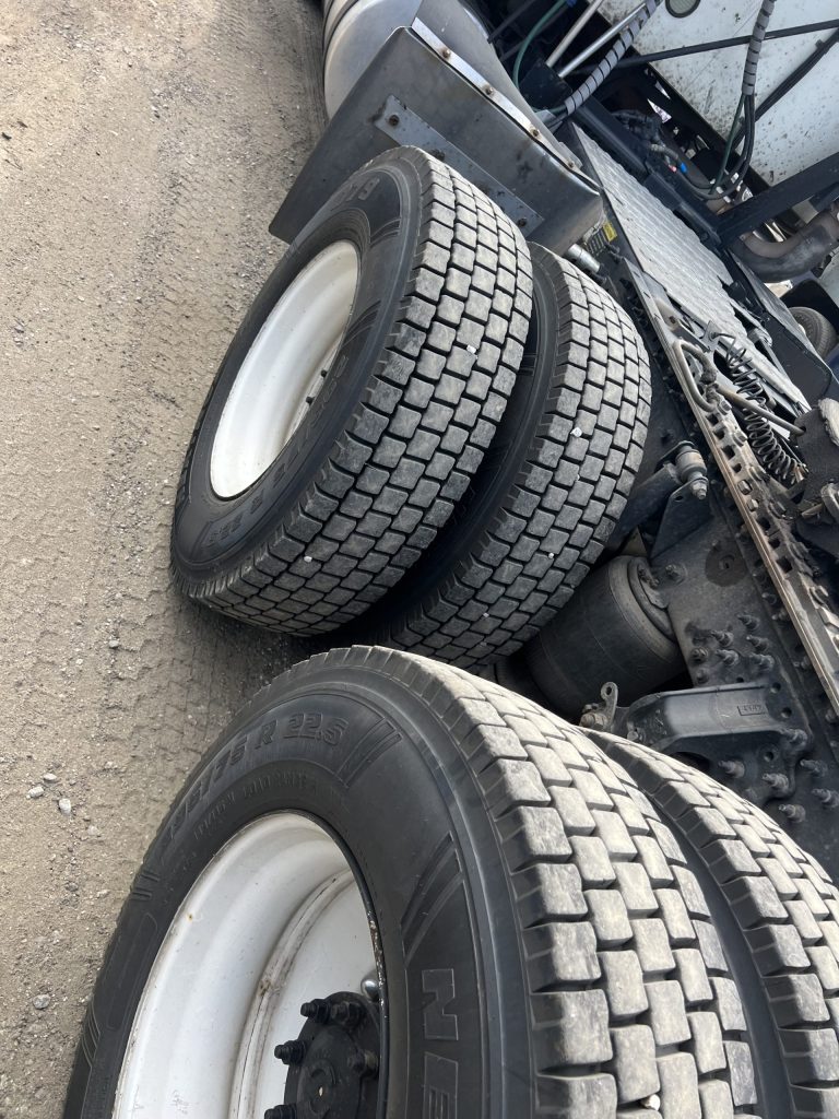 2015 Mack Pinnacle CXU613 - Image 10