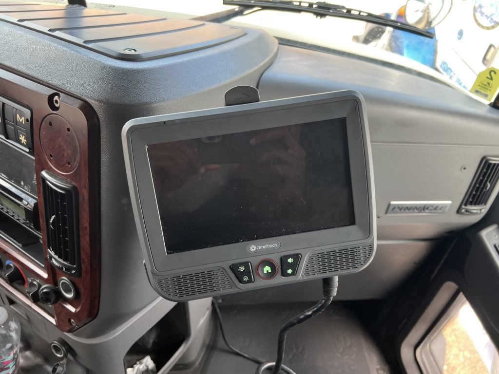 2015 Mack Pinnacle CXU613 - Image 12