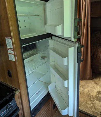 2018 COACHMEN LEPRECHAUN 319MB - Image 10