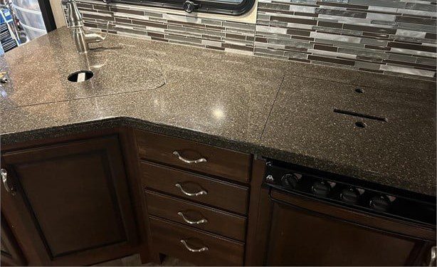 2017 FLEETWOOD STORM 34S - Image 4