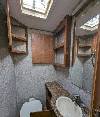 2018 COACHMEN LEPRECHAUN 319MB - Image 6