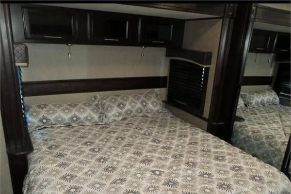 2019 JAYCO EAGLE 330RSTS - Image 8