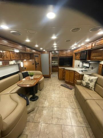 2014 TIFFIN ALLEGRO BREEZE 32BR - Image 3