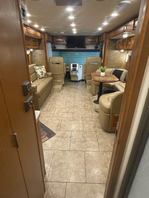 2014 TIFFIN ALLEGRO BREEZE 32BR - Image 15