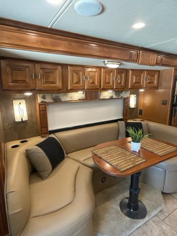 2014 TIFFIN ALLEGRO BREEZE 32BR - Image 16