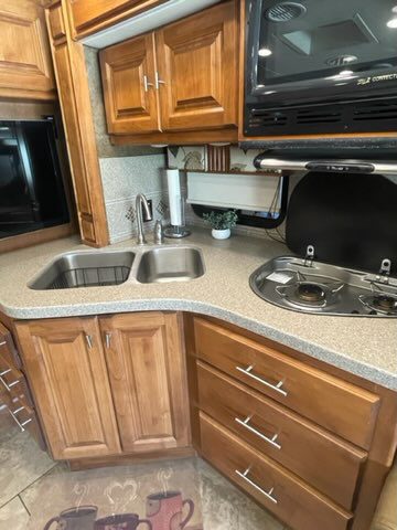 2014 TIFFIN ALLEGRO BREEZE 32BR - Image 26