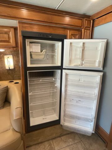 2014 TIFFIN ALLEGRO BREEZE 32BR - Image 7