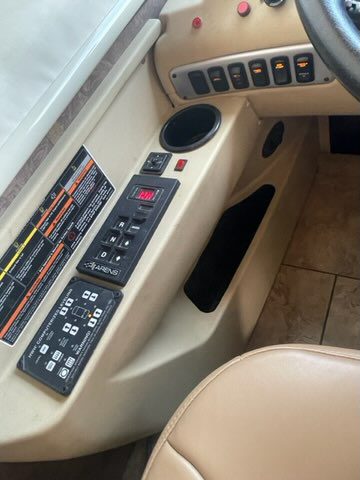 2014 TIFFIN ALLEGRO BREEZE 32BR - Image 25