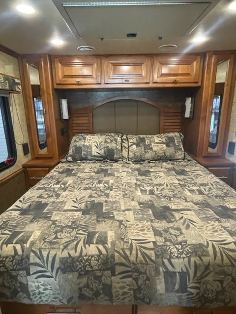 2014 TIFFIN ALLEGRO BREEZE 32BR - Image 27