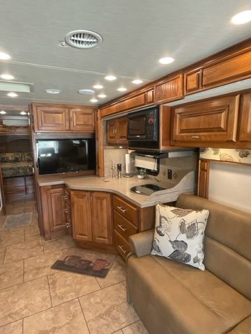 2014 TIFFIN ALLEGRO BREEZE 32BR - Image 30