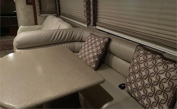 2011 THOR MOTOR COACH SERRANO 31X - Image 12