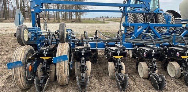 2011 KINZE 3600ASD - Image 8