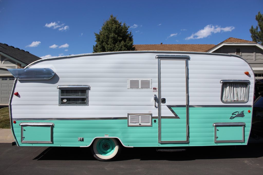 2015 Shasta Airflyte M19 - Image 3