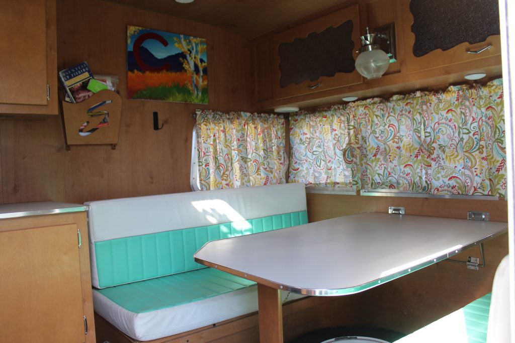 2015 Shasta Airflyte M19 - Image 6