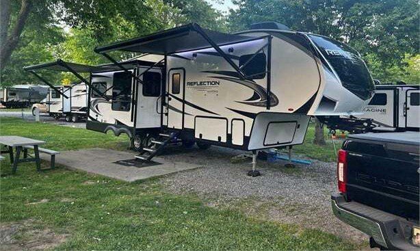 2022 GRAND DESIGN REFLECTION 303RLS