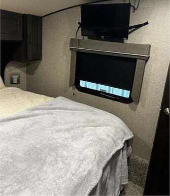 2022 GRAND DESIGN REFLECTION 303RLS - Image 11