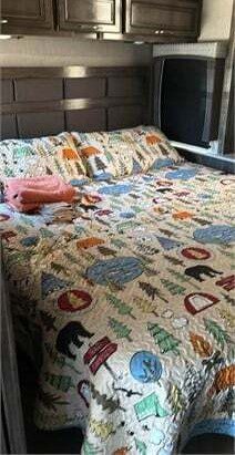 2022 HOLIDAY RAMBLER VACATIONER 35K - Image 21