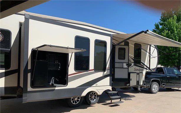 2017 FOREST RIVER SANDPIPER 343RSOK - Image 3