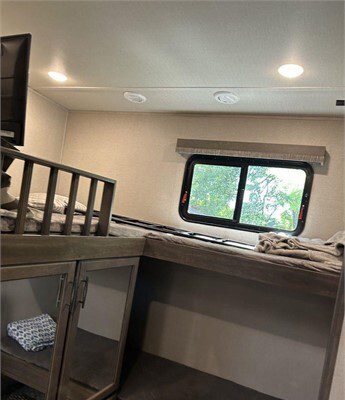 2022 GRAND DESIGN SOLITUDE S CLASS 3740BH-R - Image 12