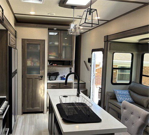 2022 GRAND DESIGN SOLITUDE S CLASS 3740BH-R - Image 2