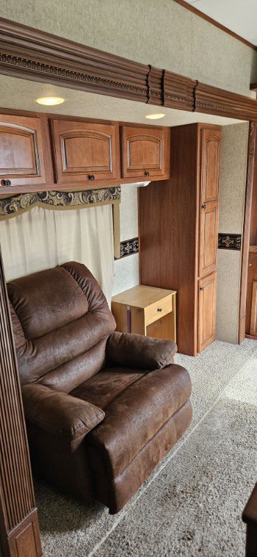 2012 HEARTLAND BIG COUNTRY 3690SL - Image 5