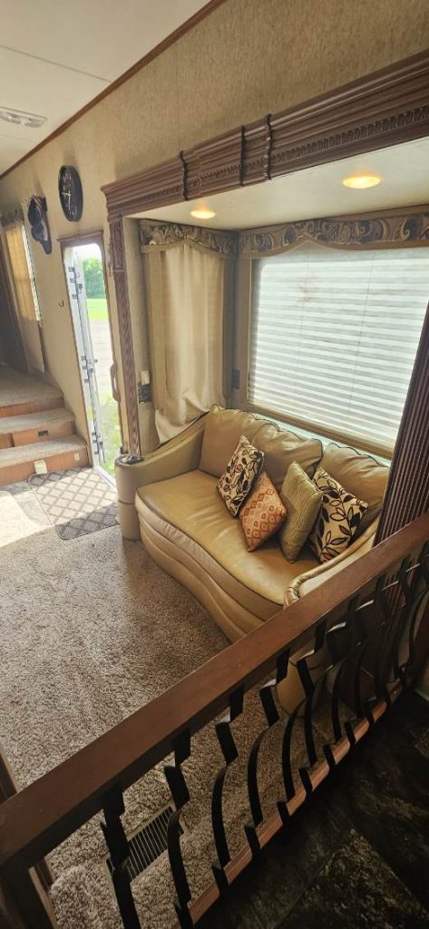 2012 HEARTLAND BIG COUNTRY 3690SL - Image 6