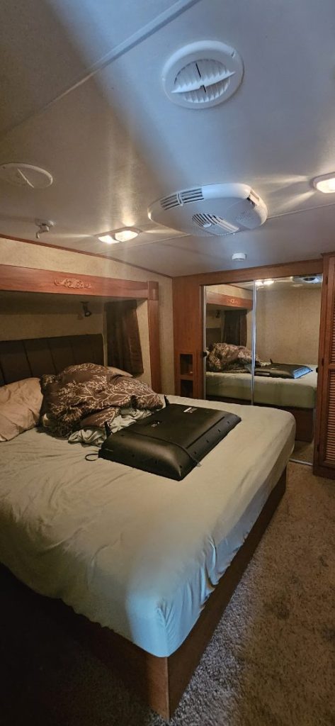 2012 HEARTLAND BIG COUNTRY 3690SL - Image 8