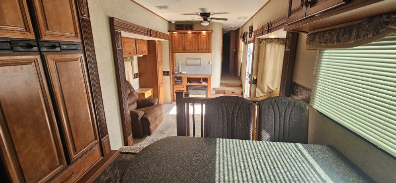 2012 HEARTLAND BIG COUNTRY 3690SL - Image 11