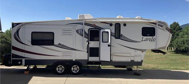 2013 KEYSTONE RV CO LAREDO SUPER LITE 289SRE - Image 3
