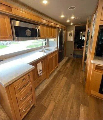 2022 TIFFIN ALLEGRO RED 37PA - Image 11