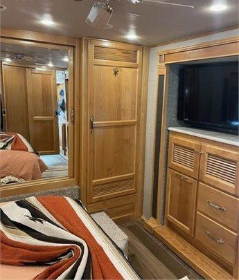 2022 TIFFIN ALLEGRO RED 37PA - Image 14