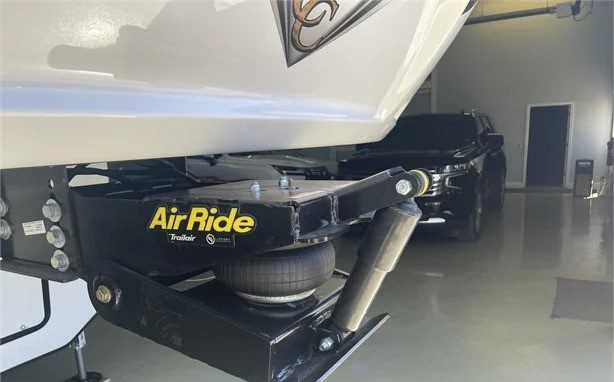 2021 FOREST RIVER CEDAR CREEK CHAMPAGNE 38EBS - Image 2