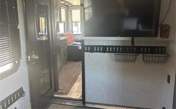 2020 HEARTLAND TORQUE 373 - Image 21