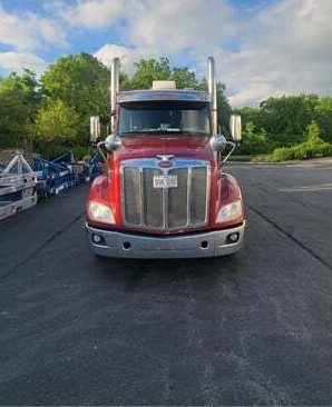 2016 Peterbilt 579 - Image 3